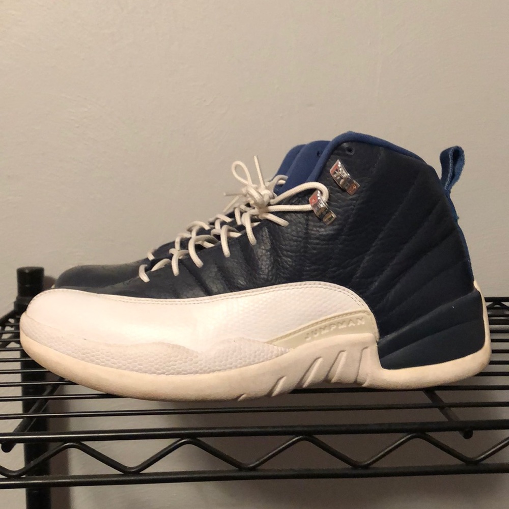 Jordan retro 12 obsidian